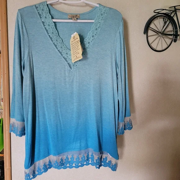 One world top - Picture 8 of 8